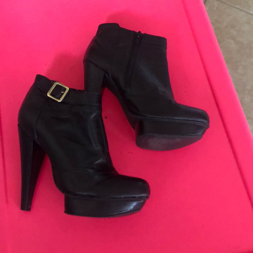 Ankle booties
